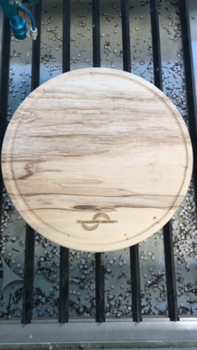 gravírování loga na dřevo